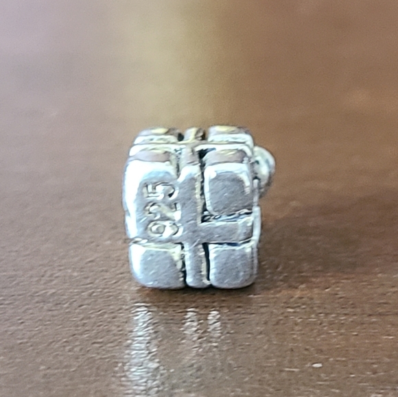 Present Silver Bead Charm 925 - Picture 4 of 4